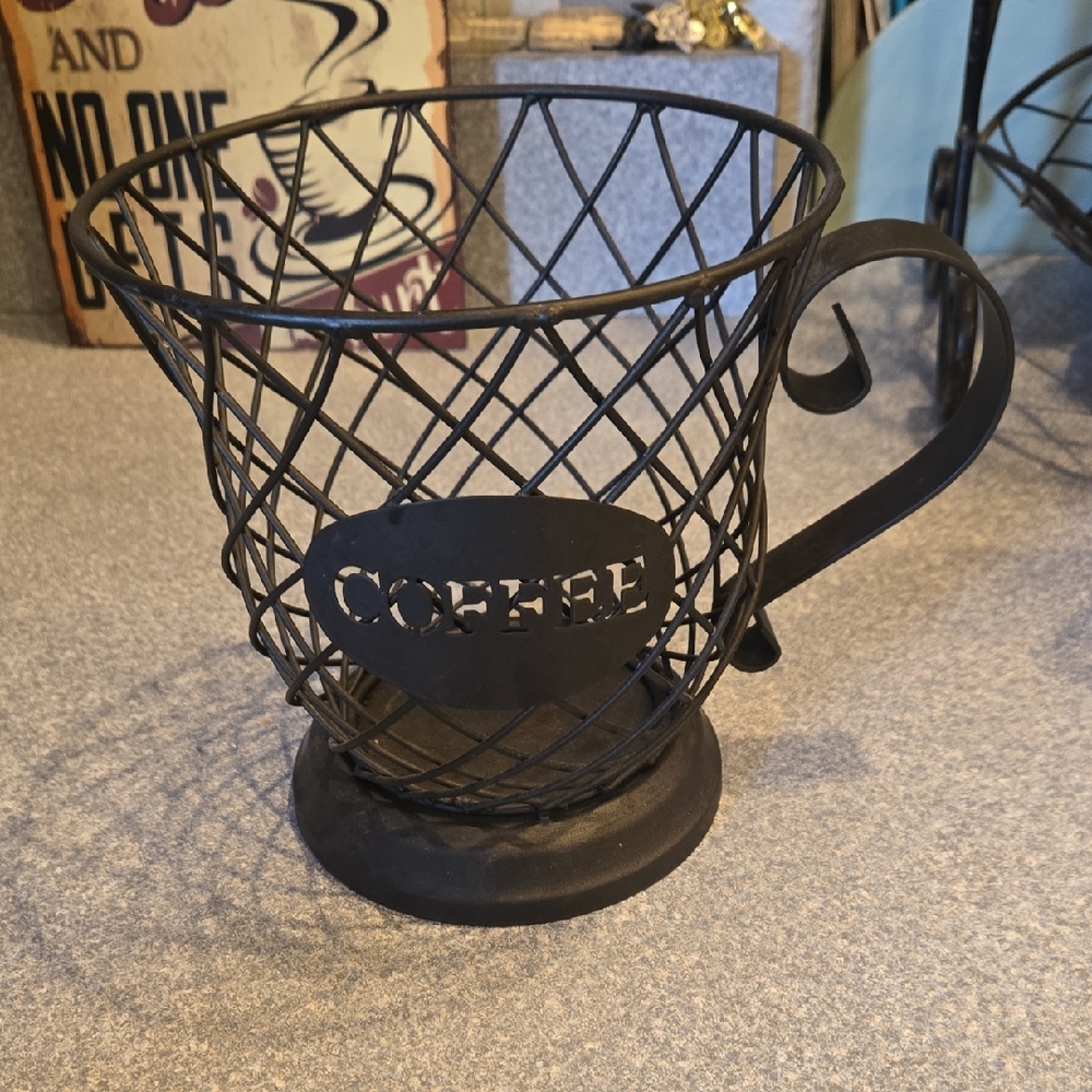 Black Metal Coffee Mug Holder
